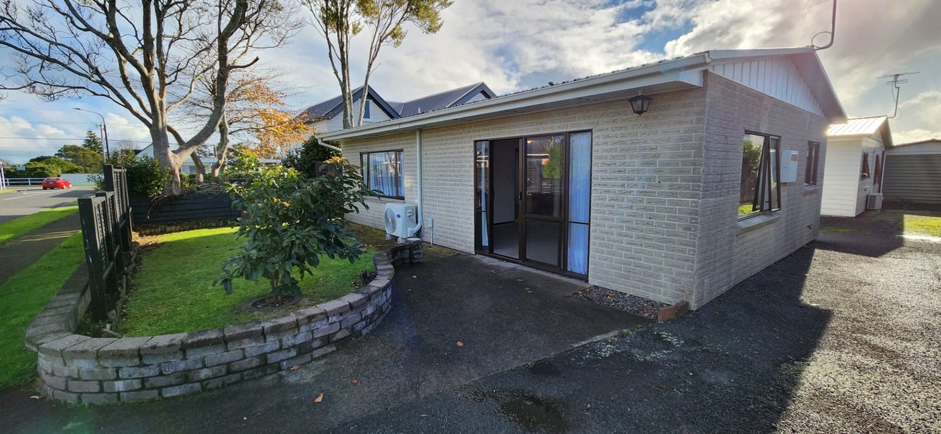 2/5 Hawea Street, Merrilands, New Plymouth - Carousel 2