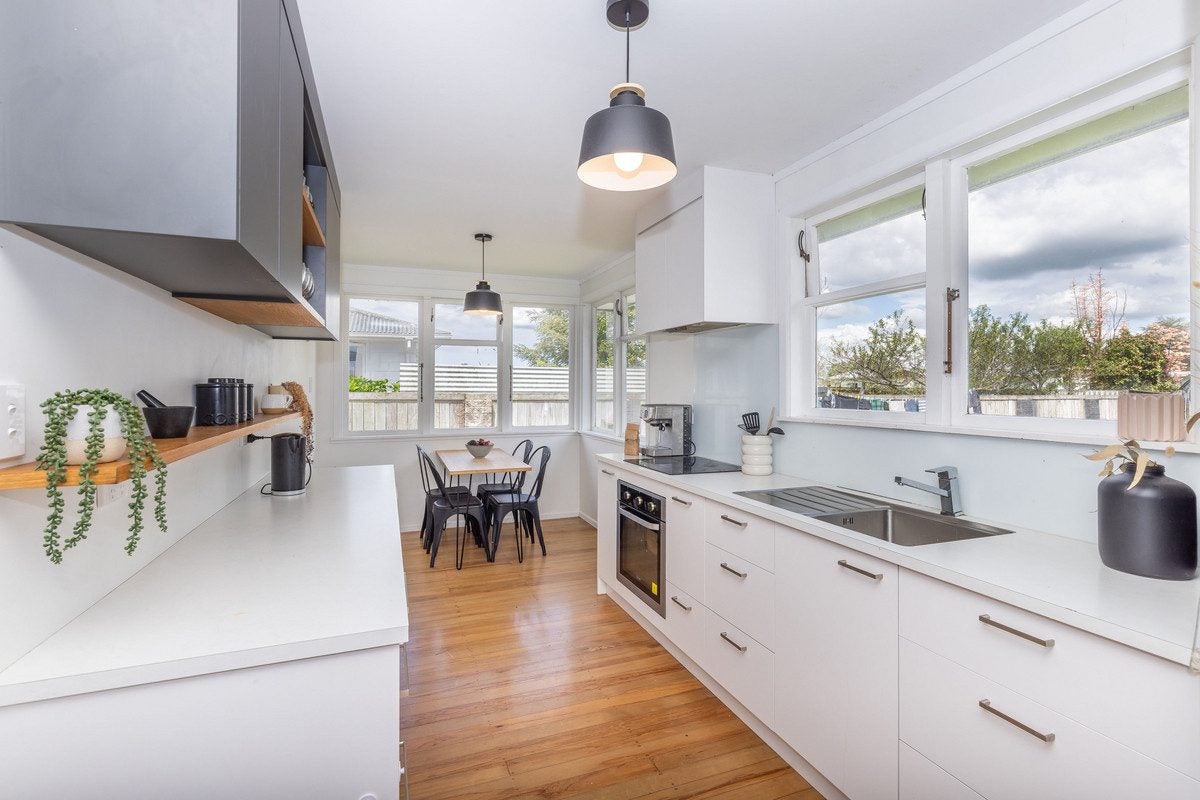 53 Yvonne Street, Melville, Hamilton - Carousel 2