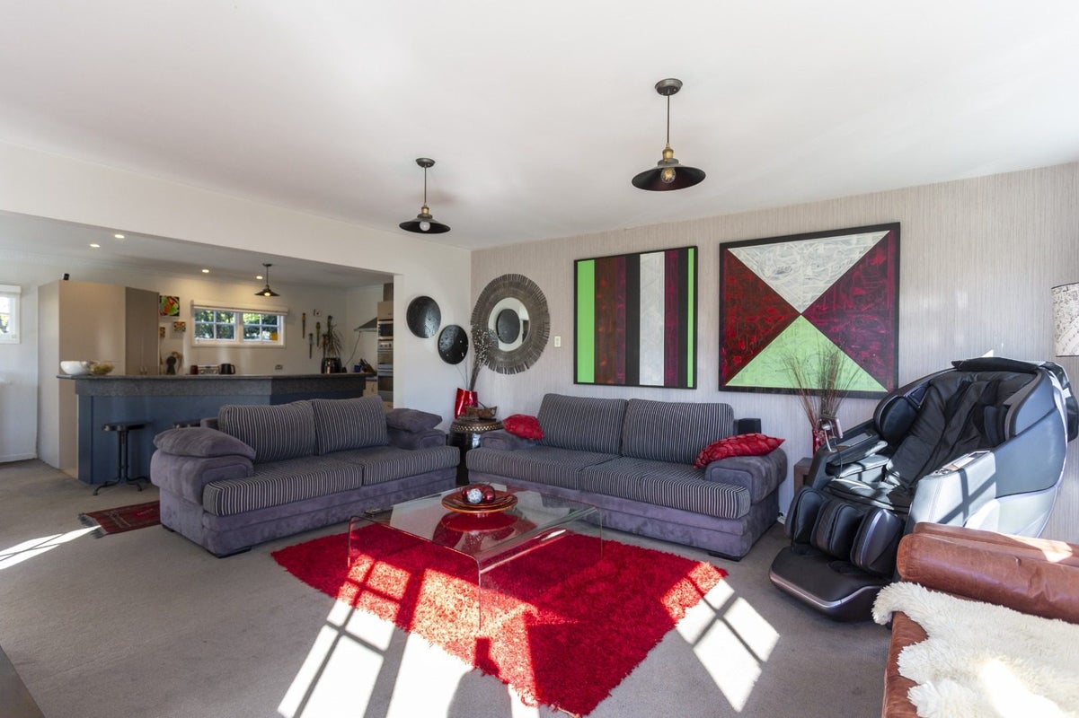 52 Bristol Street, St Albans, Christchurch - Carousel 2