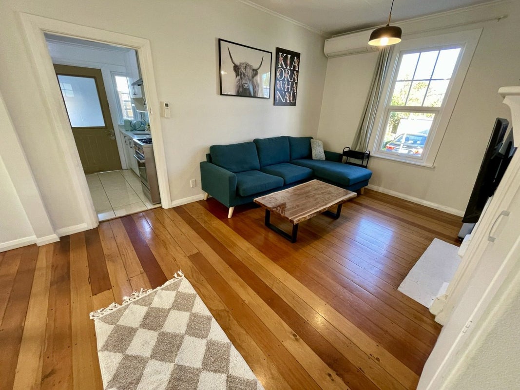 1/50 RANDWICK Crescent, MOERA, LOWER HUTT - Carousel 2