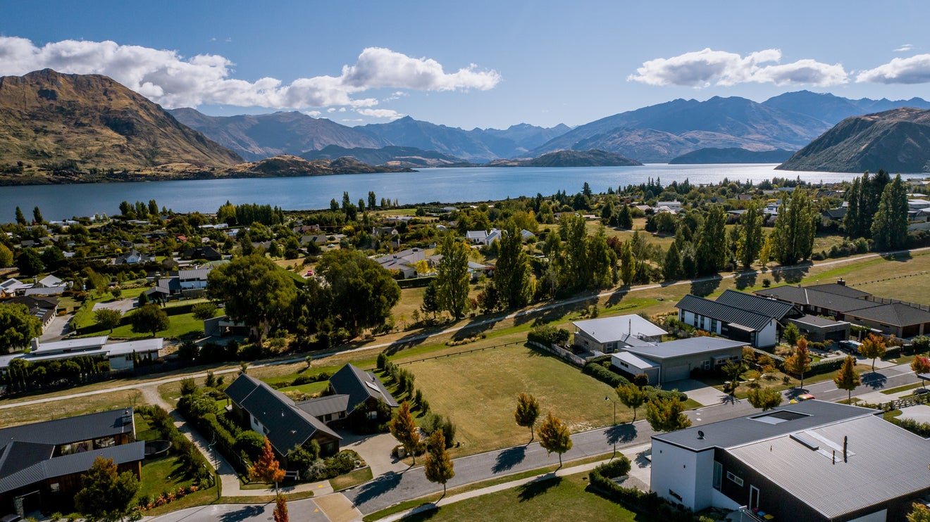 22 Greenbelt Place, Wanaka - Carousel 1