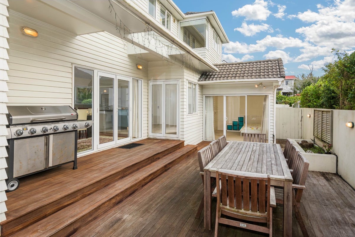 1/1A Bayview RD, Hauraki, Auckland - Carousel 1