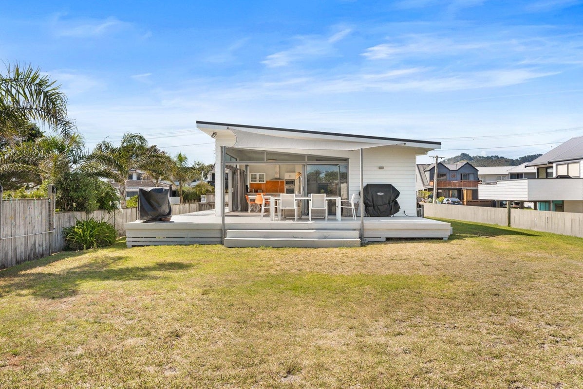 620 Ocean Road, Whangamata, Whangamata - Carousel 2
