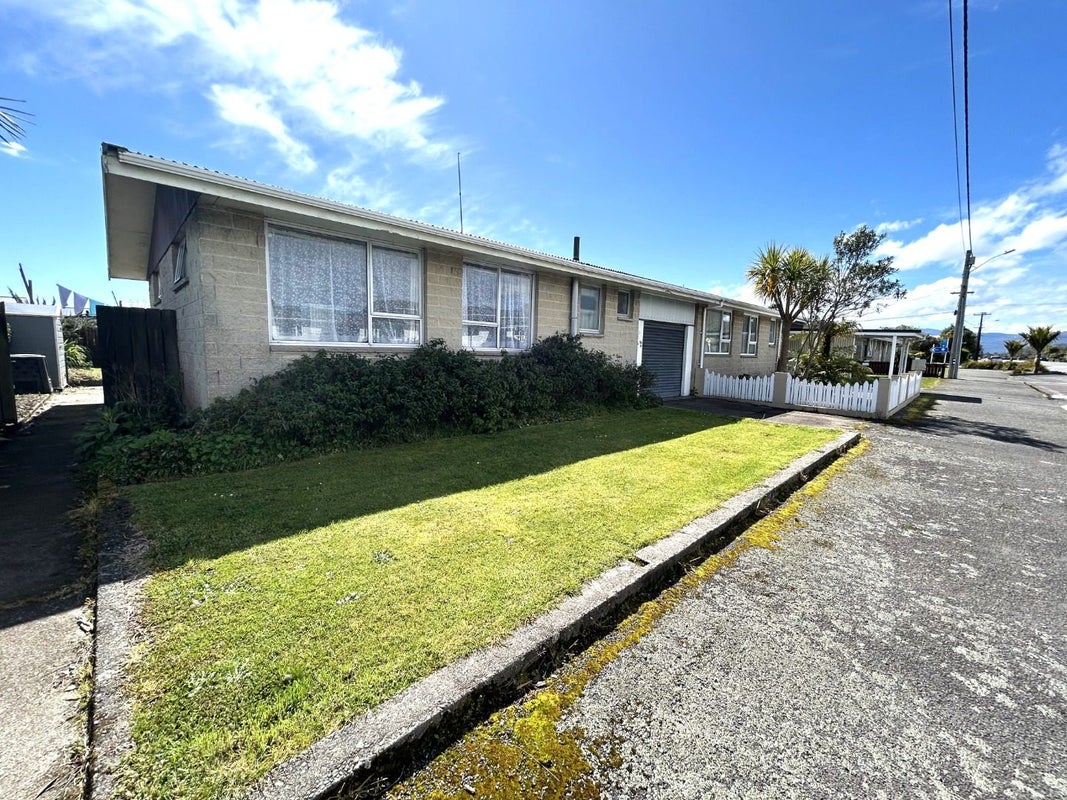 15 Brougham Street, Westport, Westport - Carousel 1