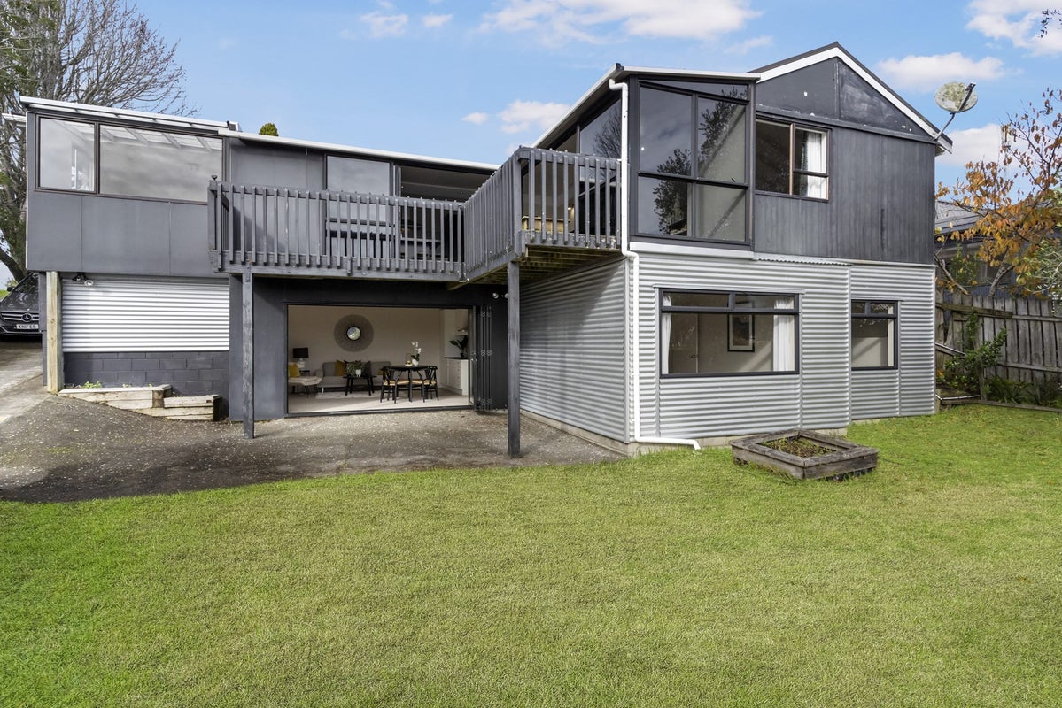 1/614 Beach Road, Browns Bay, Auckland - Carousel 1