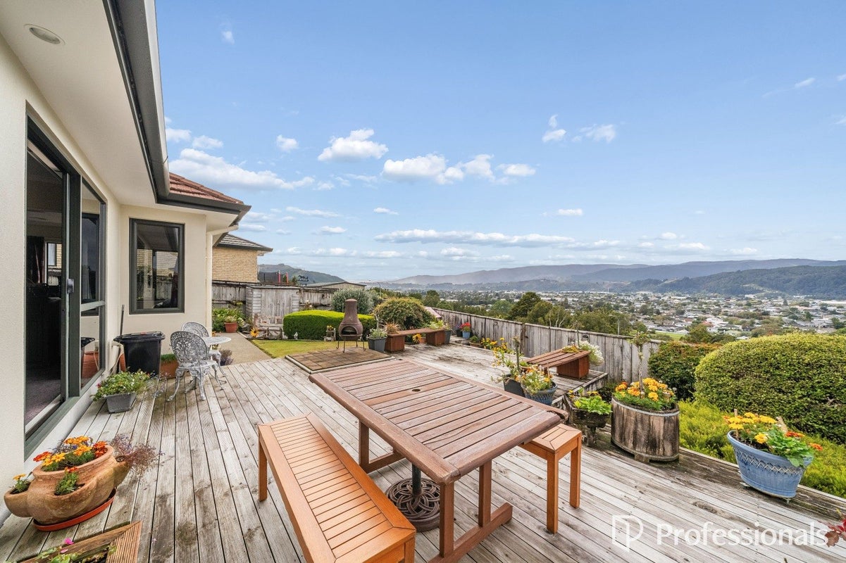 13 Birkinshaw Grove, Riverstone Terraces, Upper Hutt - Carousel 1