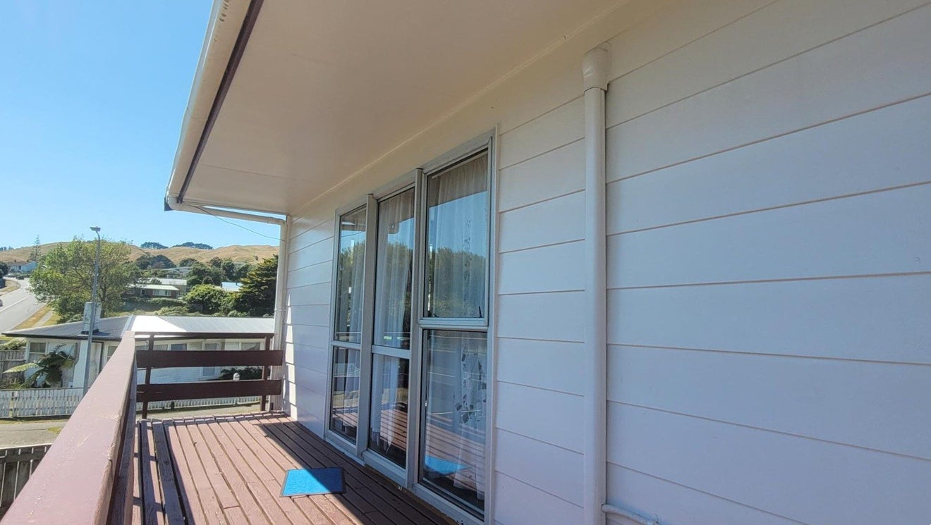 139 Driver Crescent, Cannons Creek, Porirua - Carousel 1