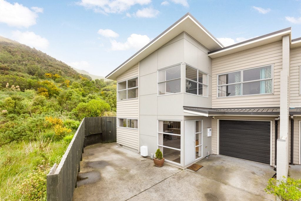 27 Comber Place, Johnsonville, Wellington - Carousel 1