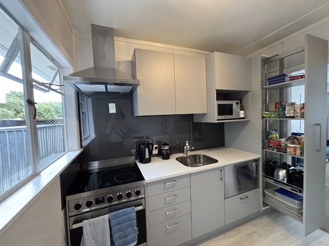 2/74 Golf Road, Tahunanui, Nelson - Carousel 2