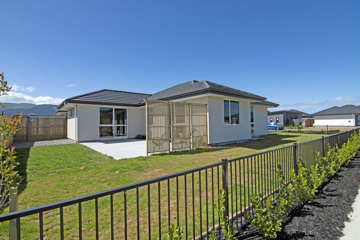 49 Midlane Crescent, Appleby, Richmond - Carousel 2