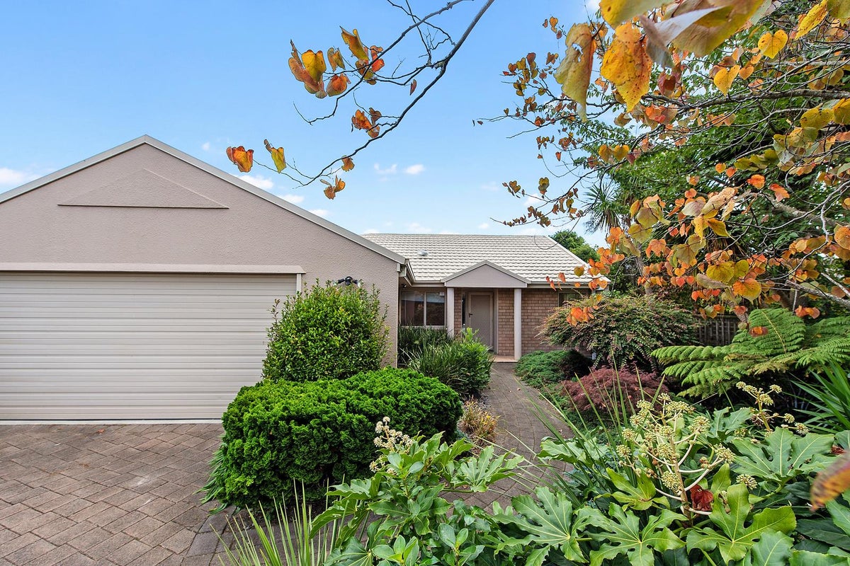 1 Abbie Lane, Rototuna, Hamilton - Carousel 1