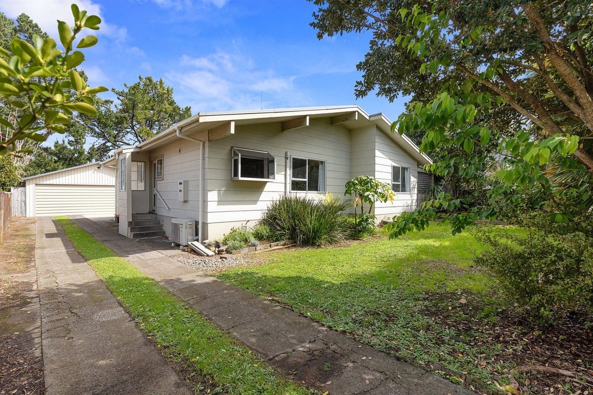 21 Redmond Street, Judea, Tauranga - Carousel 2