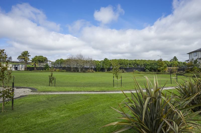 7D/71 Spencer Road, Oteha, Auckland - Carousel 14