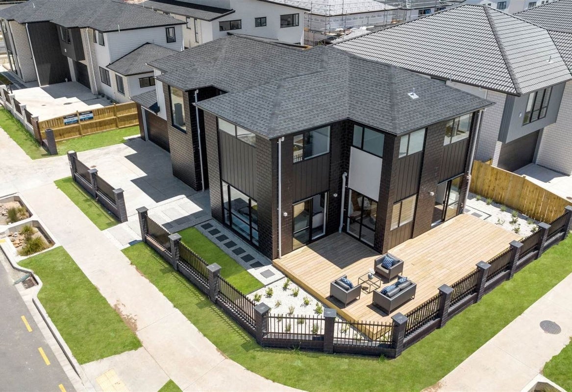 4 Drumaness Road, Flat Bush, Auckland - Carousel 2
