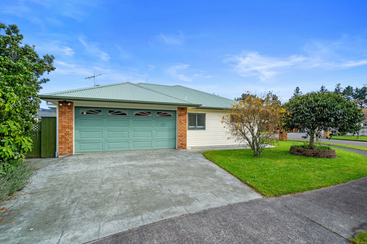10 Woodland Grove, Wainuiomata, Lower Hutt - Carousel 16