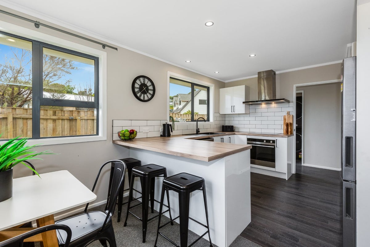 46 Lord Street, Stokes Valley, Lower Hutt - Carousel 2