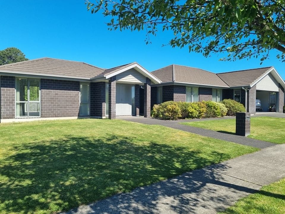 19 Fernbrook Drive, Hurworth, New Plymouth - Carousel 1