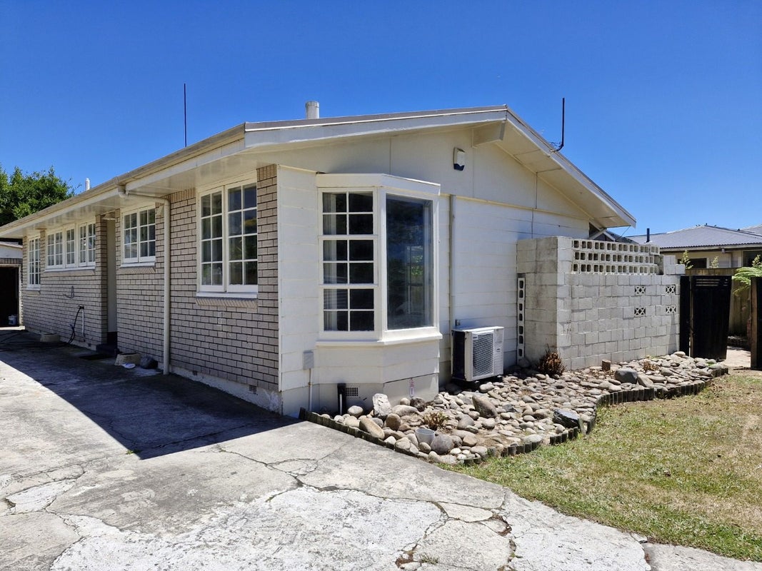 11 Barron Crescent, Fenton Park, Rotorua - Carousel 1