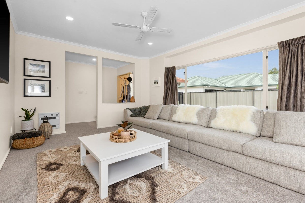 13 Flemington Place, Taradale, Napier - Carousel 1