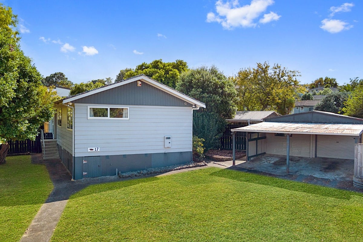 17 Clyma Place, Massey, Auckland - Carousel 16