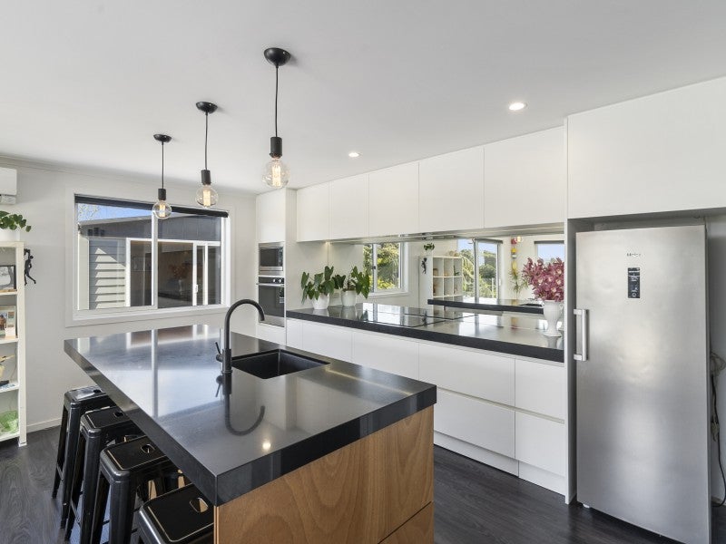14B Truby King Street, Merrilands, New Plymouth - Carousel 2
