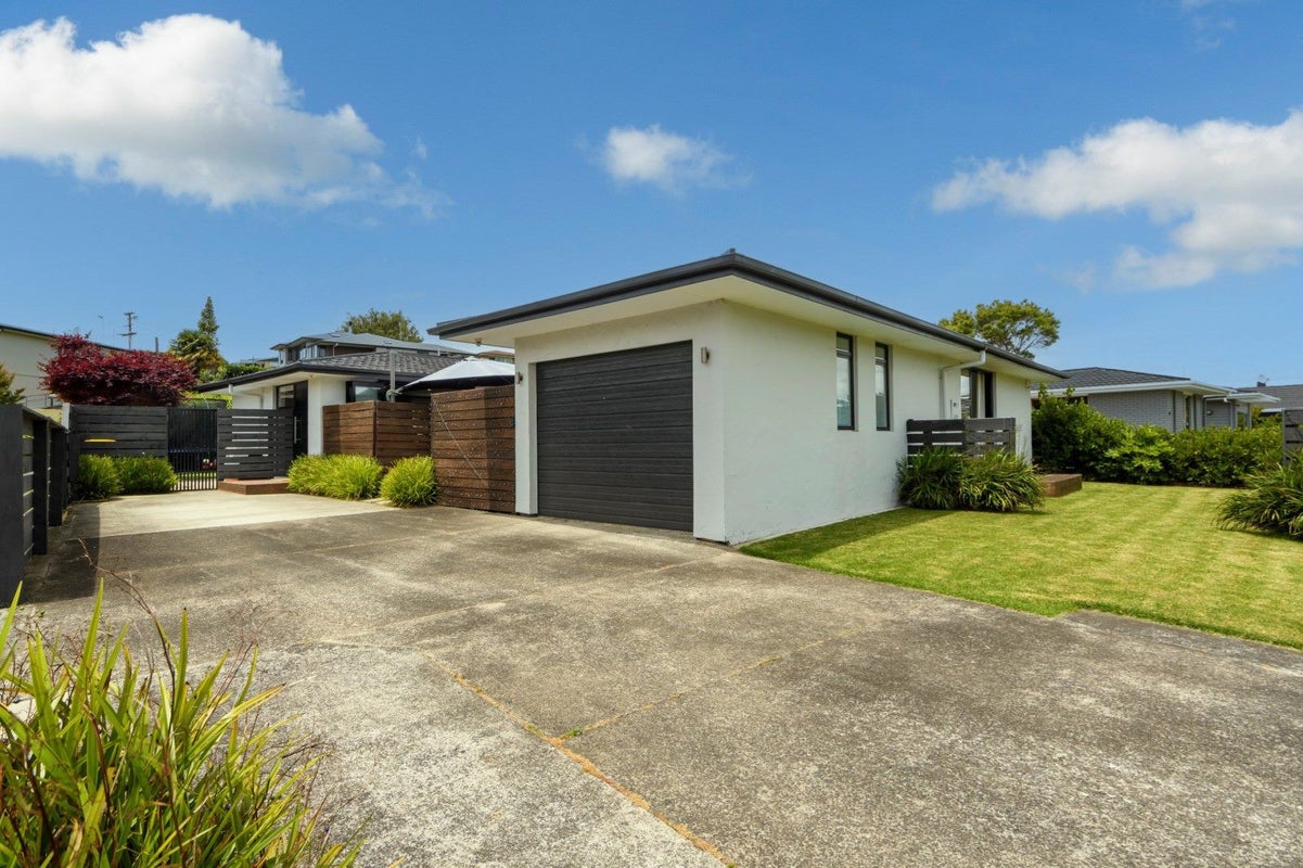 18 Shelley Street, Otumoetai, Tauranga - Carousel 23