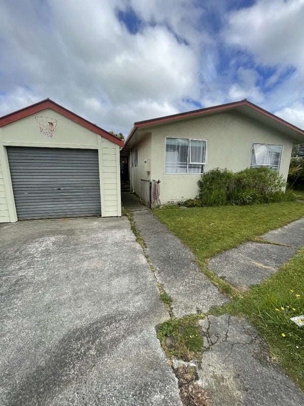 17 Tarras Grove, Kelson, Lower Hutt - Carousel 2