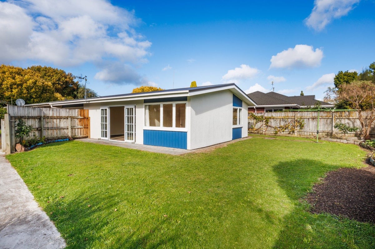 15B Churchill Avenue, Hokowhitu, Palmerston North - Carousel 14