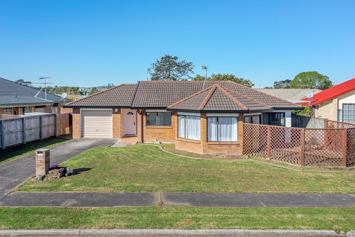 3 Robina Court, Burswood, Auckland - Carousel 1
