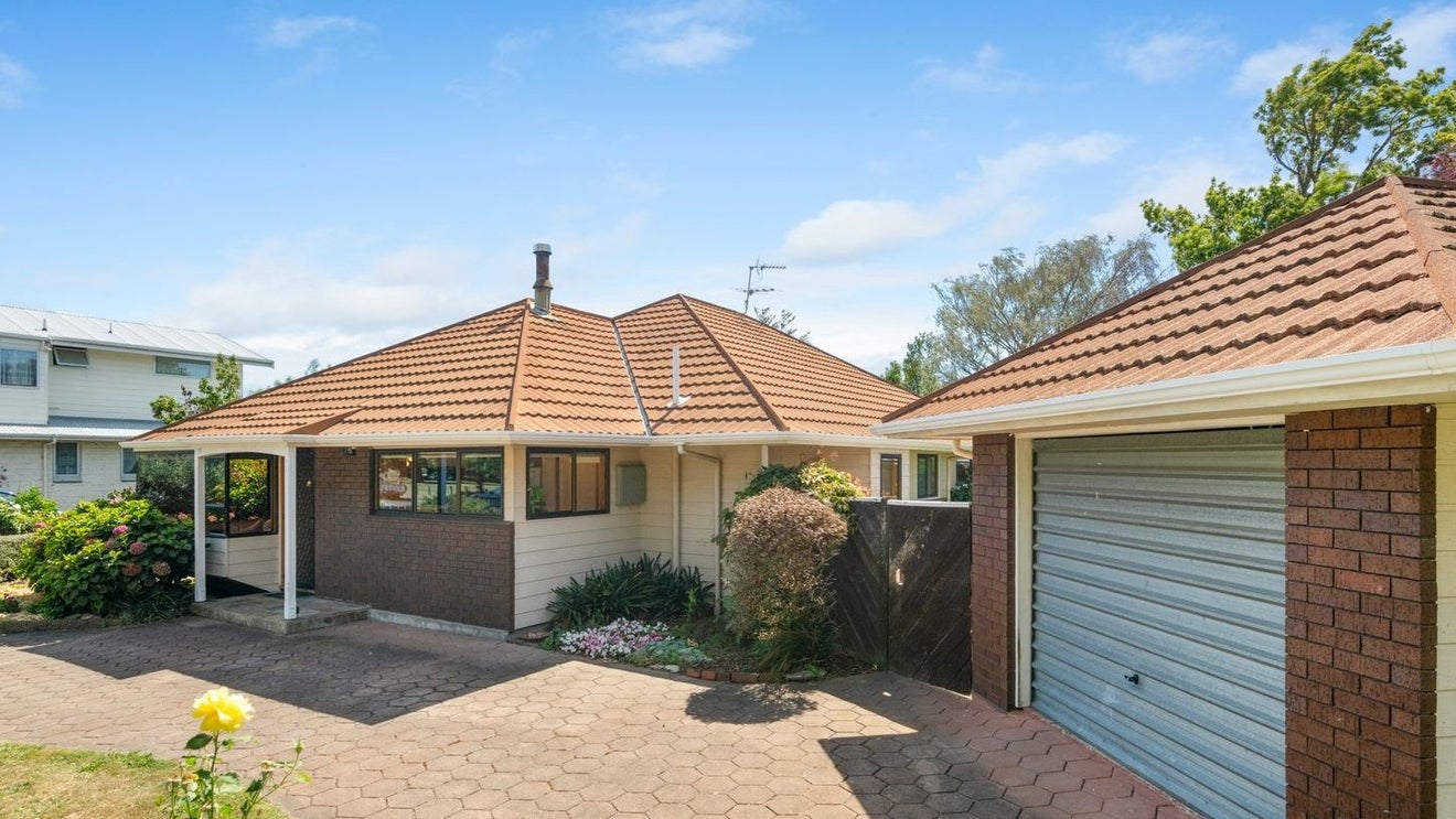21 Kingwell Drive, Springlands, Blenheim - Carousel 1