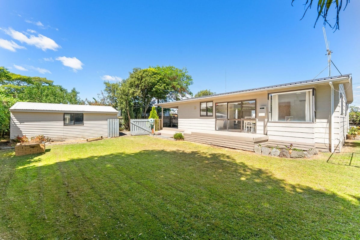 30 Percy Road, Papamoa Beach, Papamoa - Carousel 1