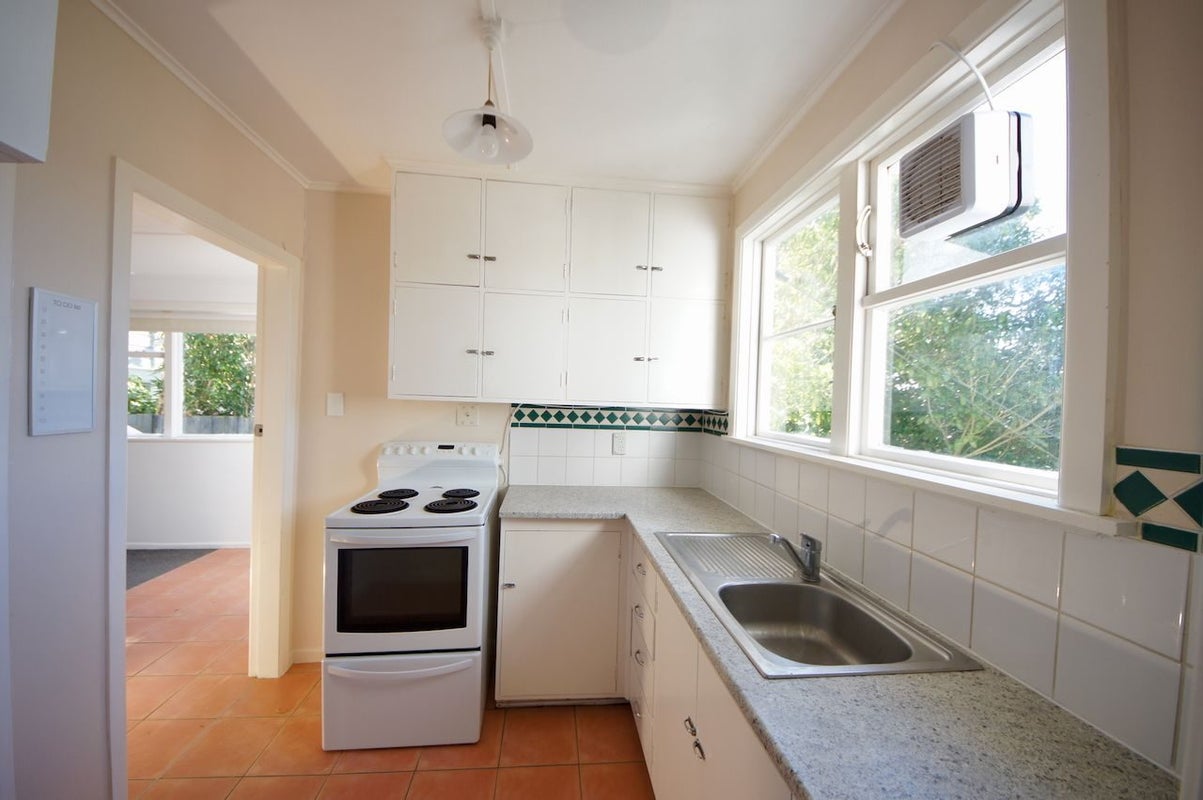 49 Garden Road, Northland, Wellington - Carousel 2