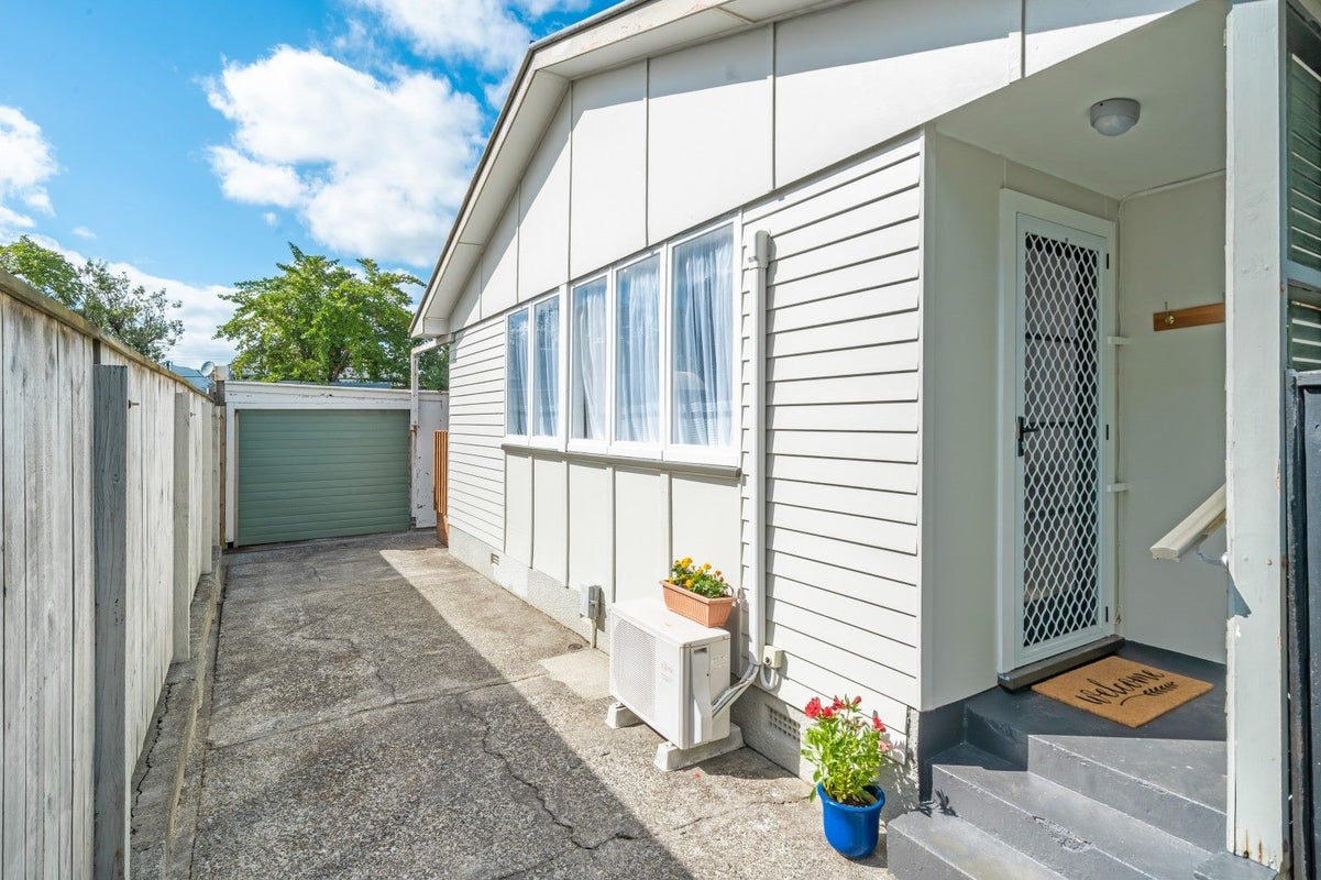 2/32 Bay Street, Petone, Lower Hutt - Carousel 2