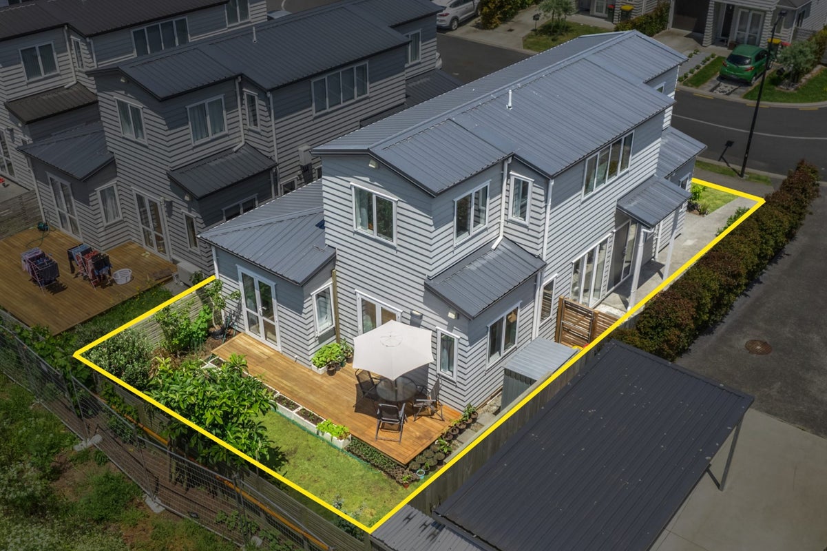 63 Divide Loop, Takanini, Auckland - Carousel 1