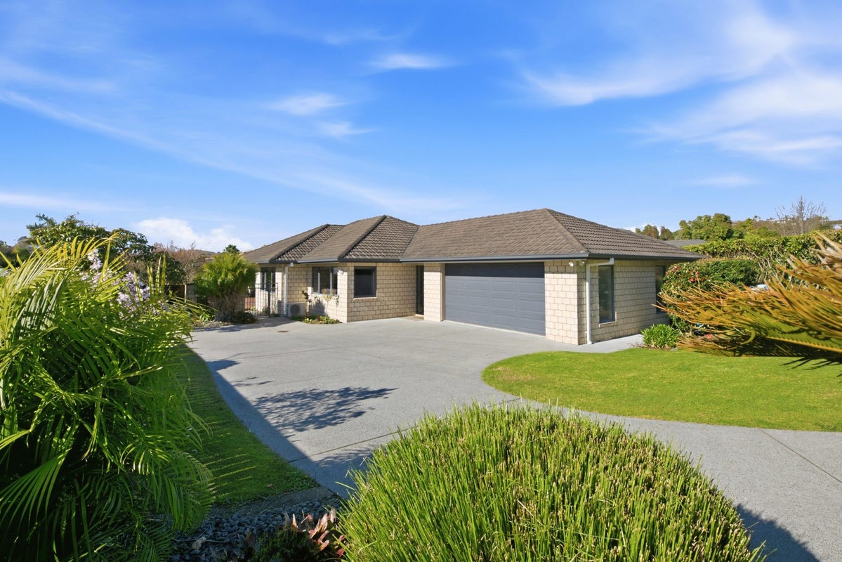 22 Albero Drive, Ohauiti, Tauranga - Carousel 1