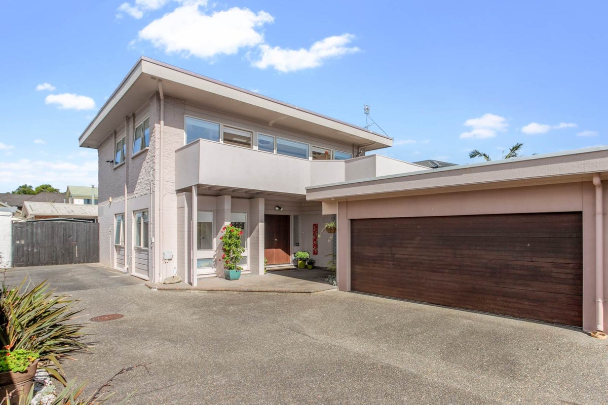 1/49 Litten Road, Cockle Bay, Auckland - Carousel 1