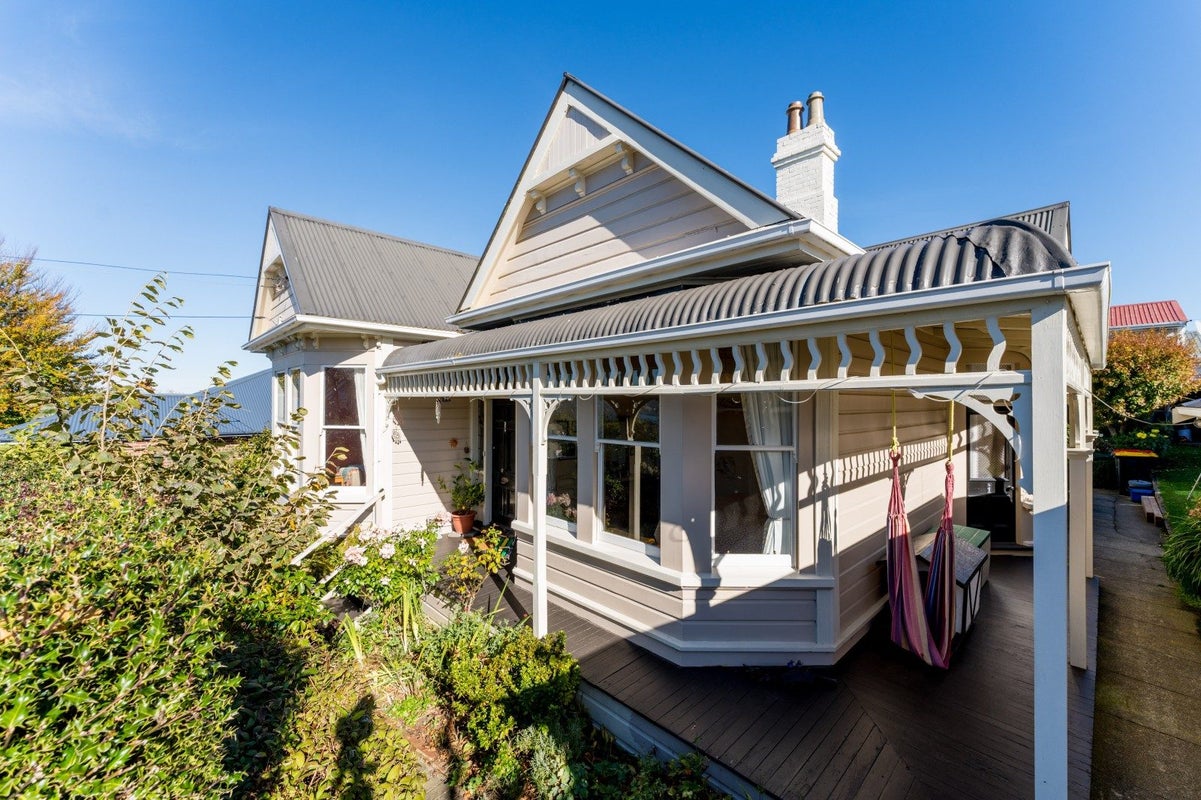 1 Delta Street, Belleknowes, Dunedin - Carousel 1