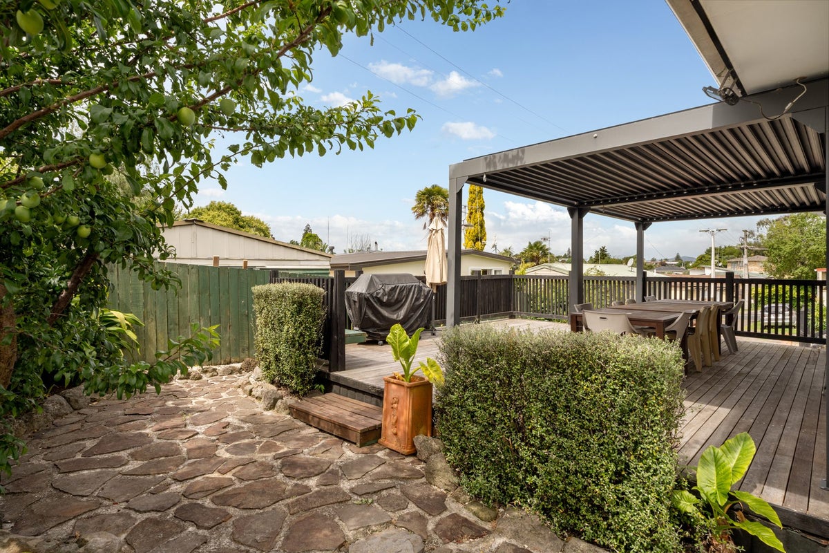 63B Coopers Road, Gate Pa, Tauranga - Carousel 2
