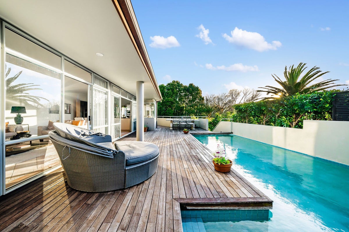 7 Loreto Heights, Remuera, Auckland - Carousel 1