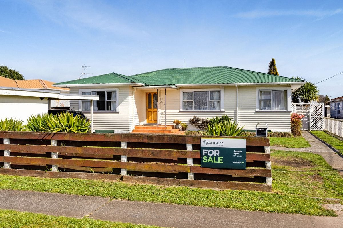 21 Vogel Street, Hawera - Carousel 1