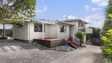 1/18 Rothesay Bay Road, Rothesay Bay, Auckland - Carousel 1