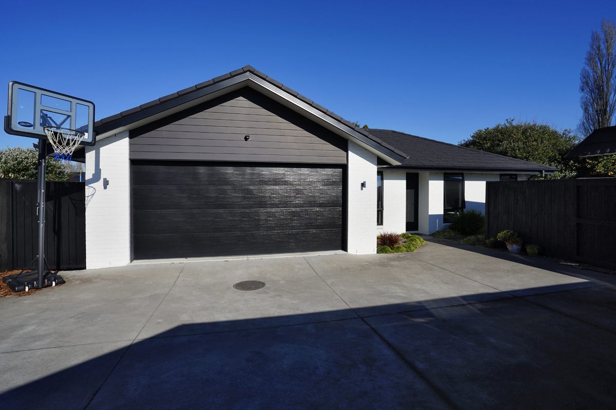 2/36 Comries Road, Chartwell, Hamilton - Carousel 1
