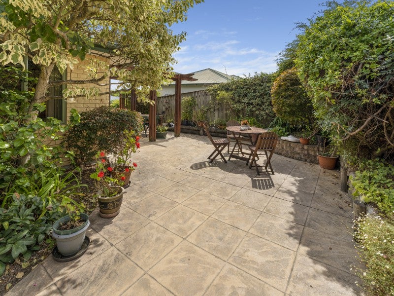 98 Templemore Drive, Richmond - Carousel 2