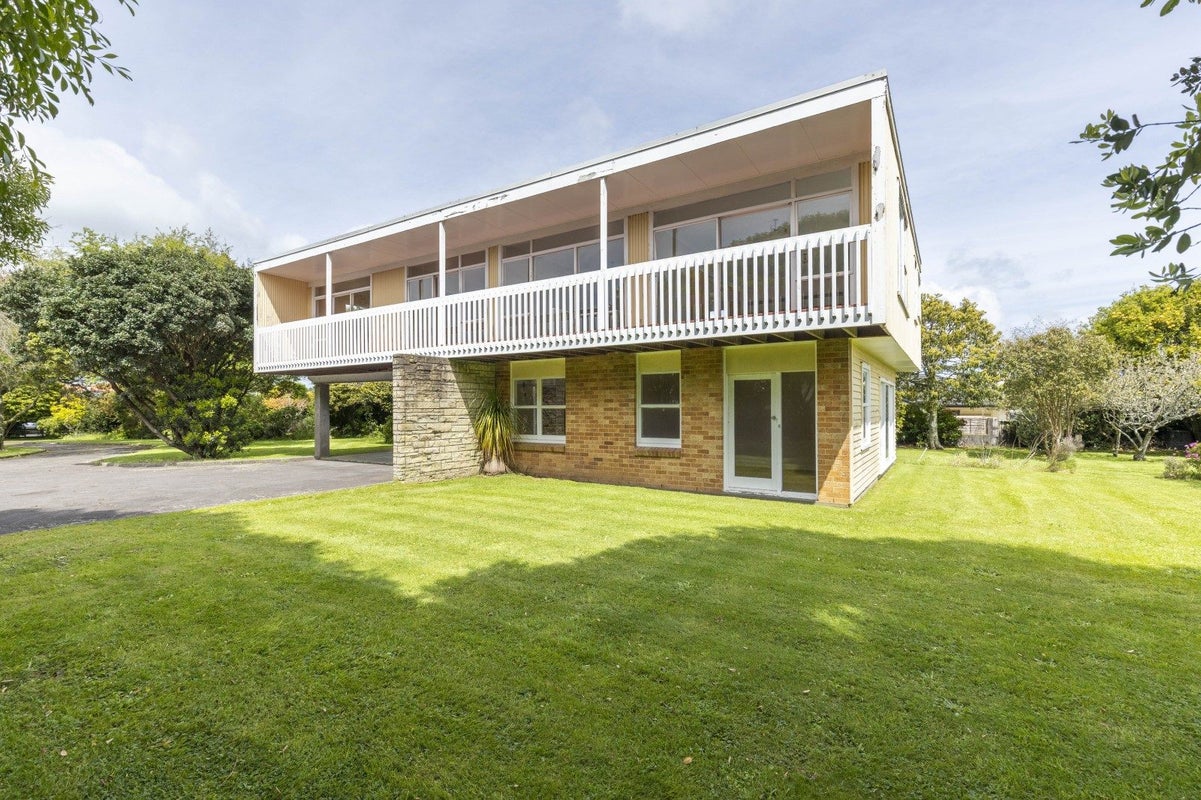 426 Mangorei Road, Highlands Park, New Plymouth - Carousel 1