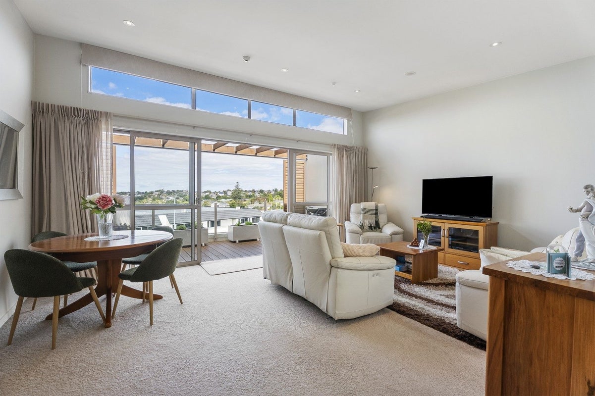 203/24 Wellington Street, Howick, Auckland - Carousel 2