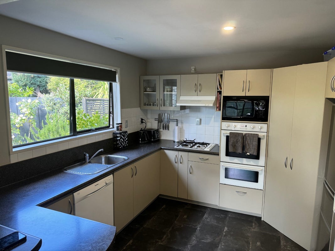 2 Fenmere Place, Burwood, Christchurch - Carousel 2