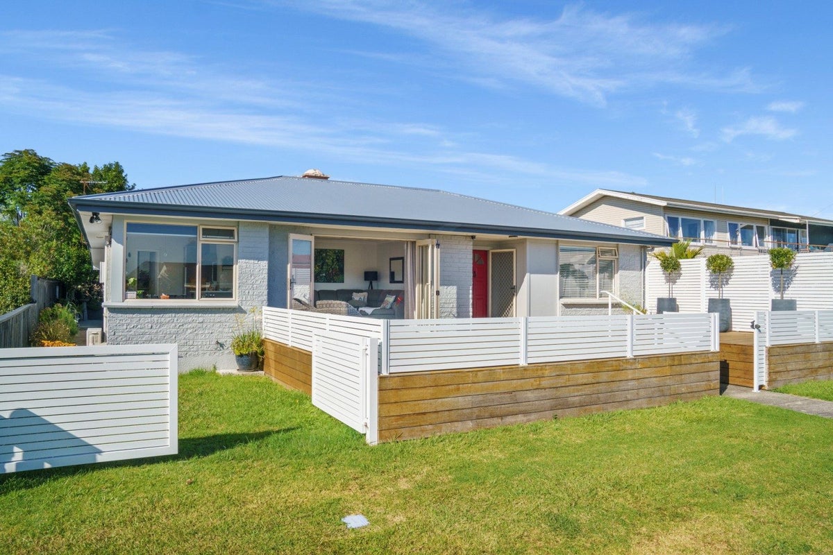 4 Kulim Avenue, Otumoetai, Tauranga - Carousel 2