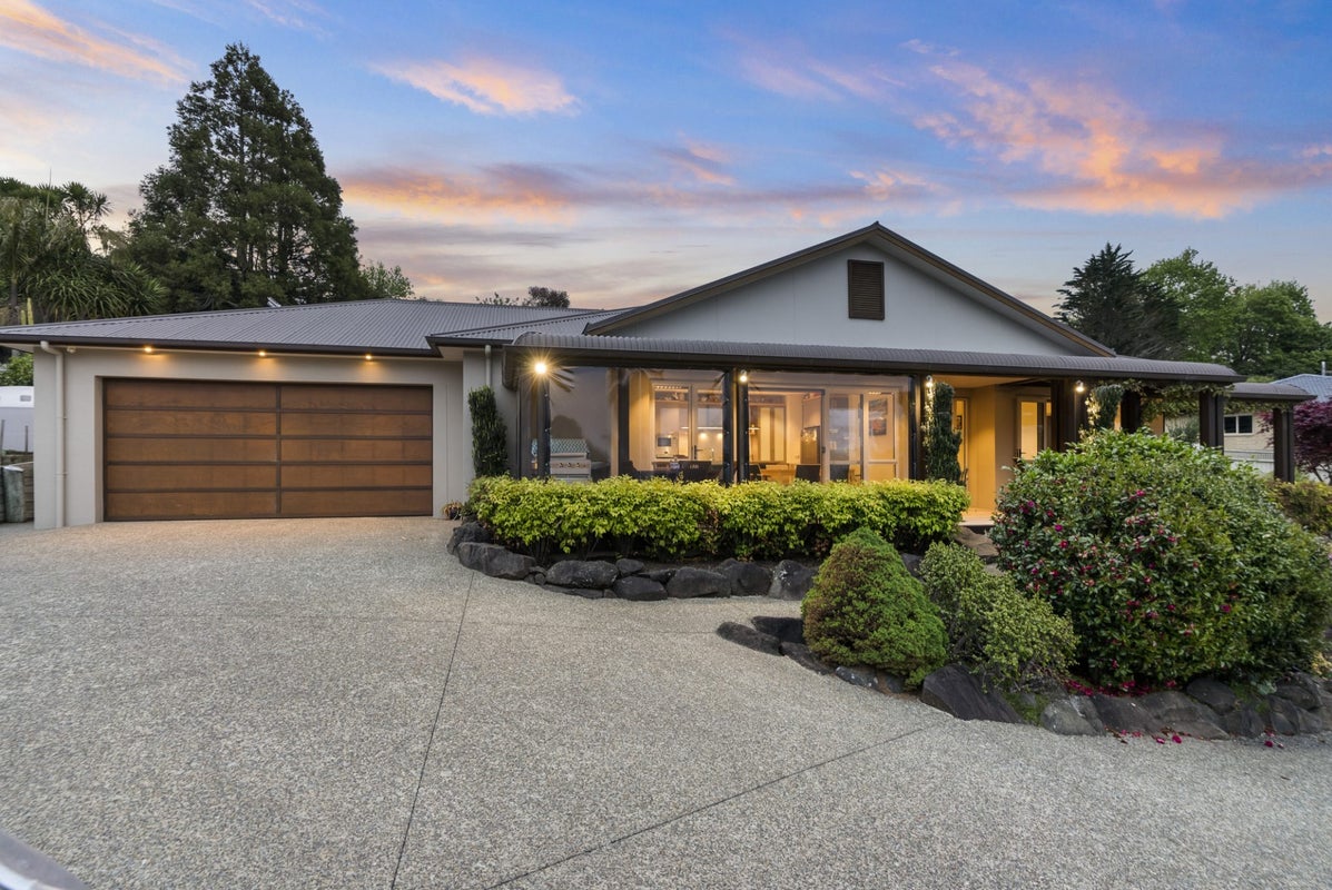 147D Glengarry Road, Glen Eden, Auckland - Carousel 1