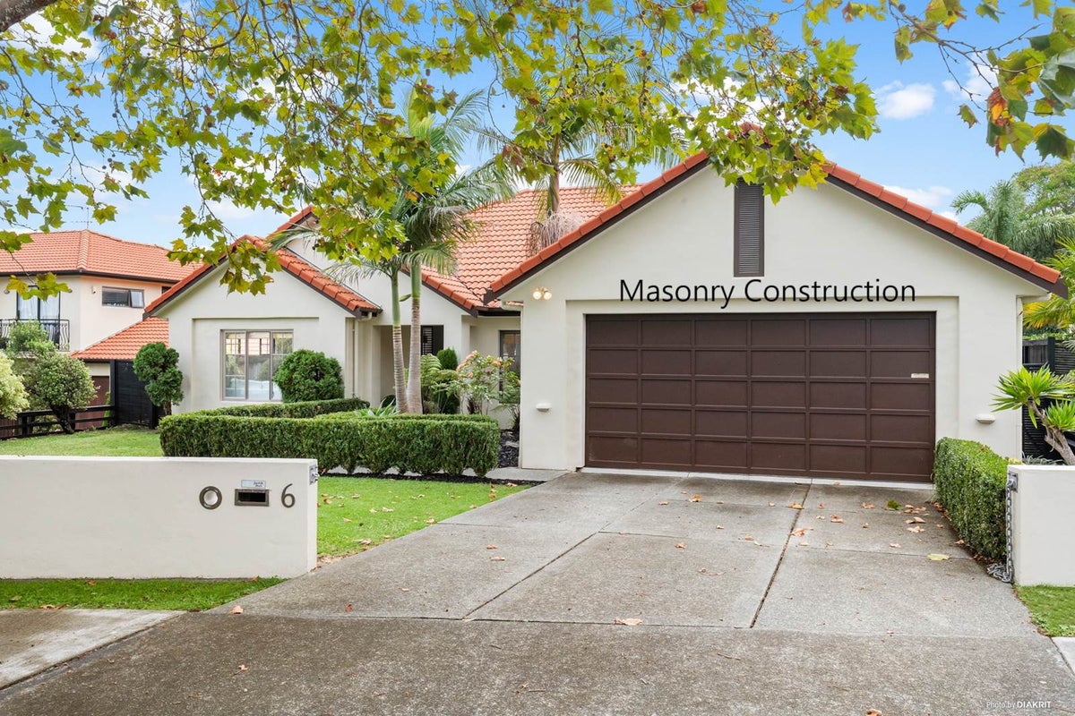 6 Brooke Ridge Rise, East Tamaki Heights, Auckland - Carousel 1