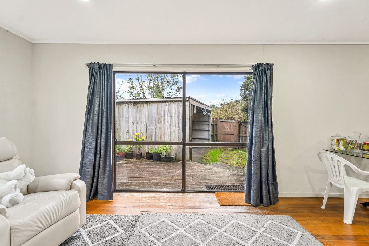 12/76 Riversdale Road, Avondale, Auckland - Carousel 2